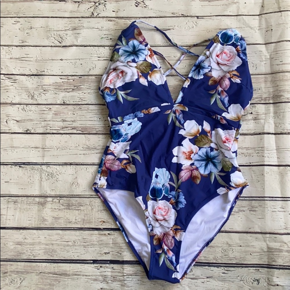 NEW Cupshe one piece swim suit